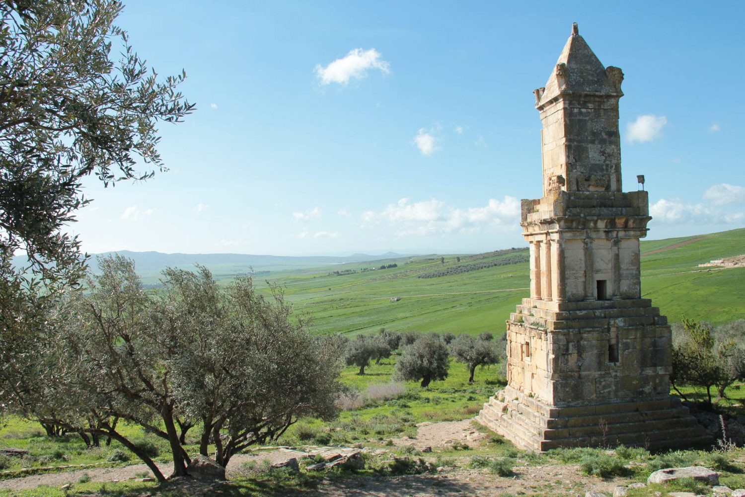 Dougga Mausoleum: cultural tour