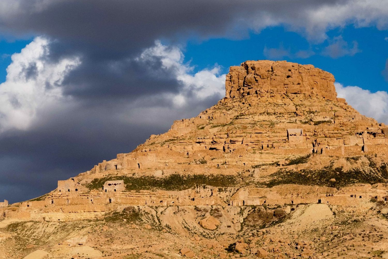 Berber Villages tour around Tataouine and Dahar mountains